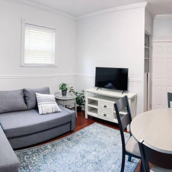 Historic Peaceful Apartment ニューヘイブン エクステリア 写真