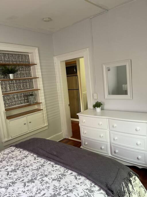 Historic Peaceful Apartment ニューヘイブン エクステリア 写真