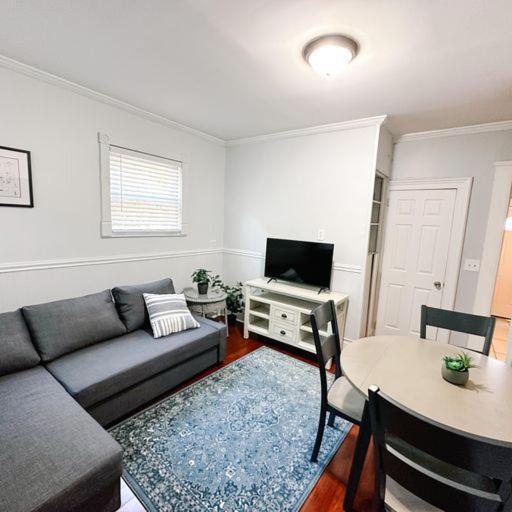 Historic Peaceful Apartment ニューヘイブン エクステリア 写真