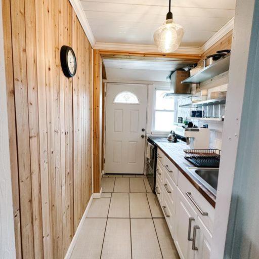 Historic Peaceful Apartment ニューヘイブン エクステリア 写真